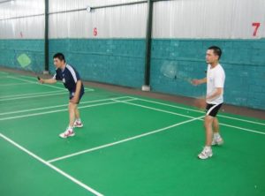 tư thế chuẩn bị đánh cầu lông, tư thế đứng đánh cầu lông, tư thế đánh cầu lông thấp